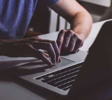 Programa «CiberMentores» en Centros Educativos