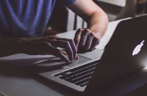 Programa «CiberMentores» en Centros Educativos